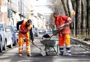 WORKING POORS/ Le finte soluzioni italiane ai bassi salari dei lavoratori